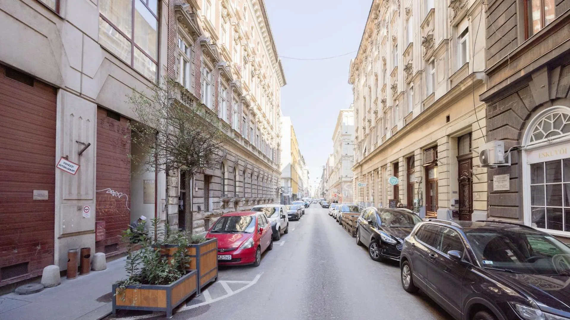 Hidden Gem Penthouse Sauna & Jacuzzi-Heart Of City Budapeszt Apartament