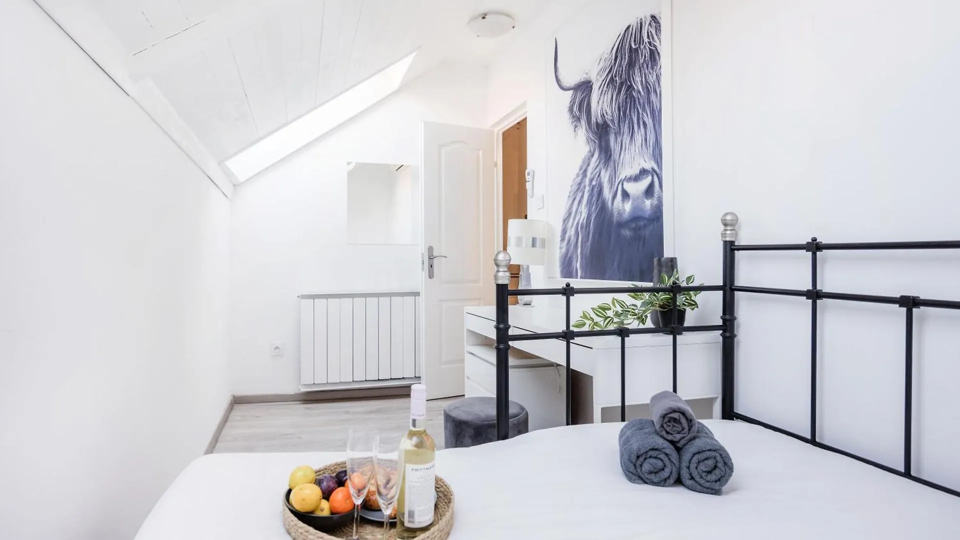 Hidden Gem Penthouse Sauna & Jacuzzi-Heart Of City Budapeszt Węgry