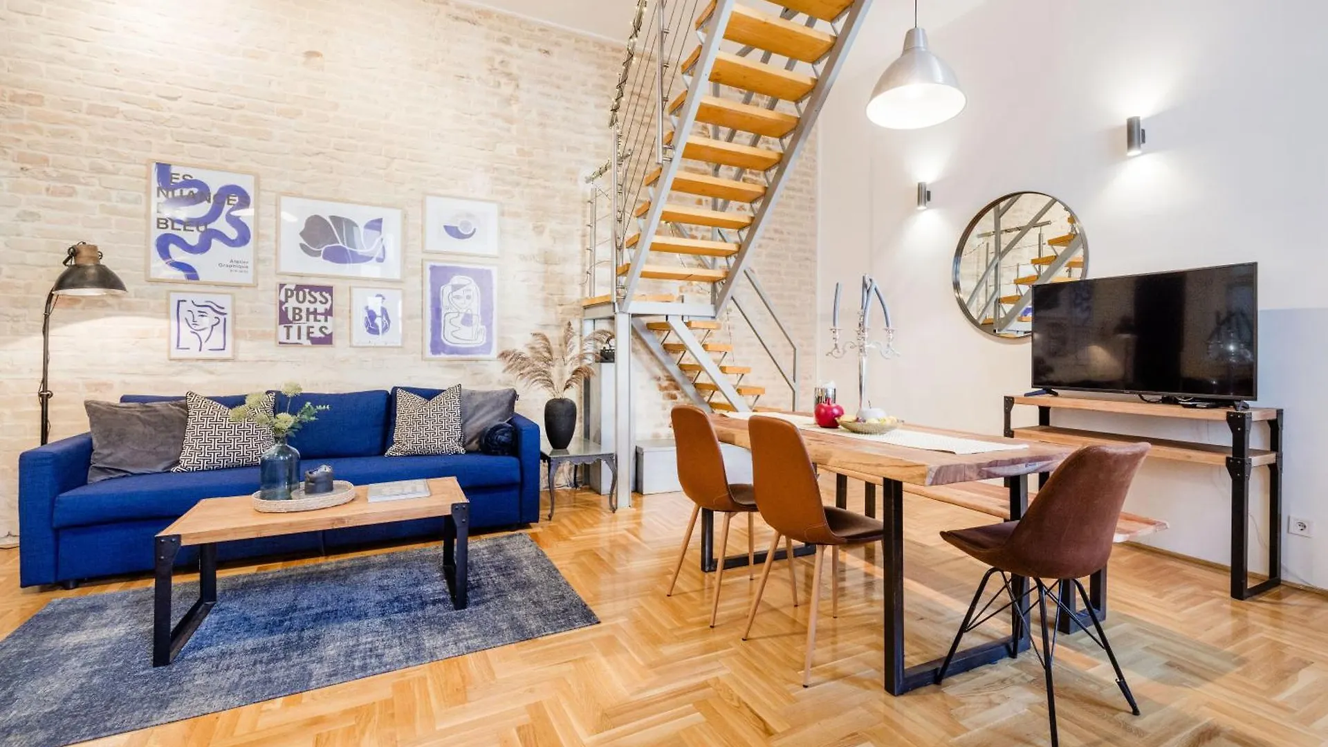 Hidden Gem Penthouse Sauna & Jacuzzi-Heart Of City Budapest Apartment