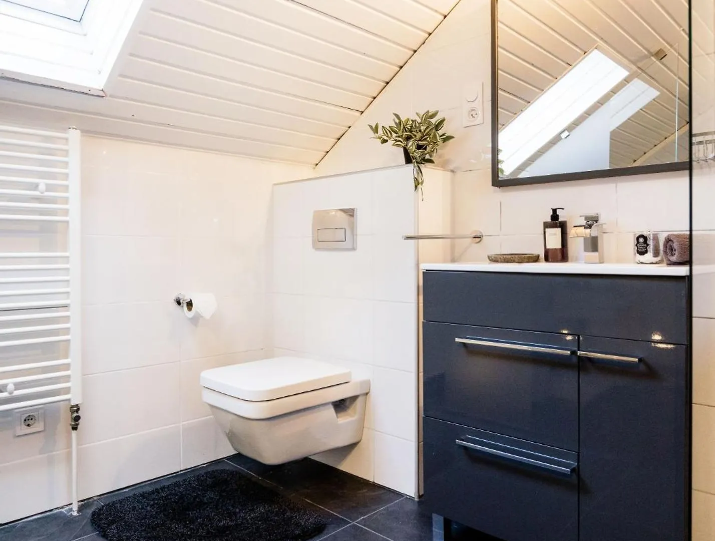 Hidden Gem Penthouse Sauna & Jacuzzi-Heart Of City Budapest